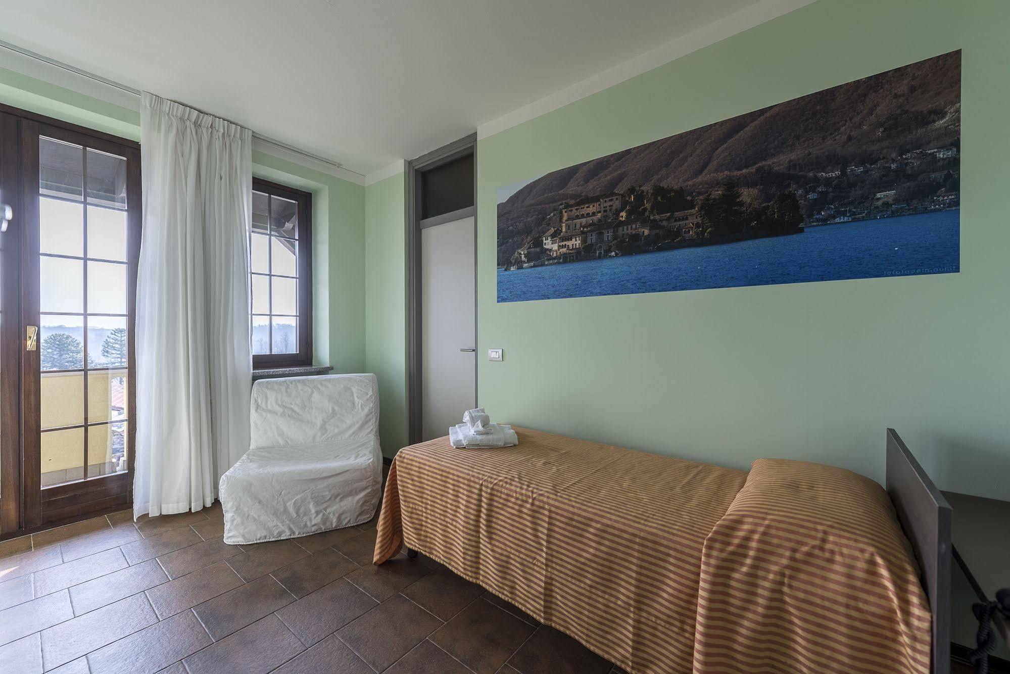 Albergo Residence Isotta Veruno Exterior photo